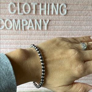 ESS Navajo Pearl Stretch Bracelet